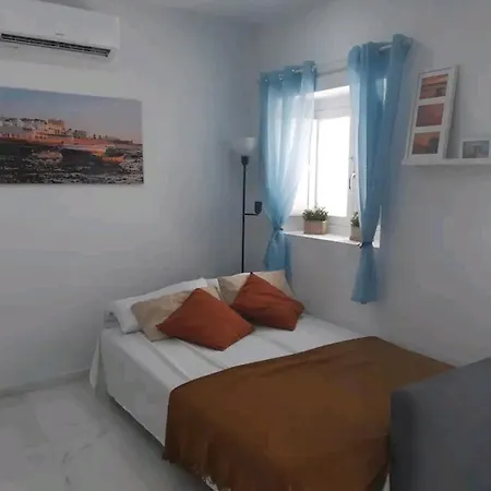 Apartment Casa Playa Caleta, A 4 Minutos De La Playa Cadiz